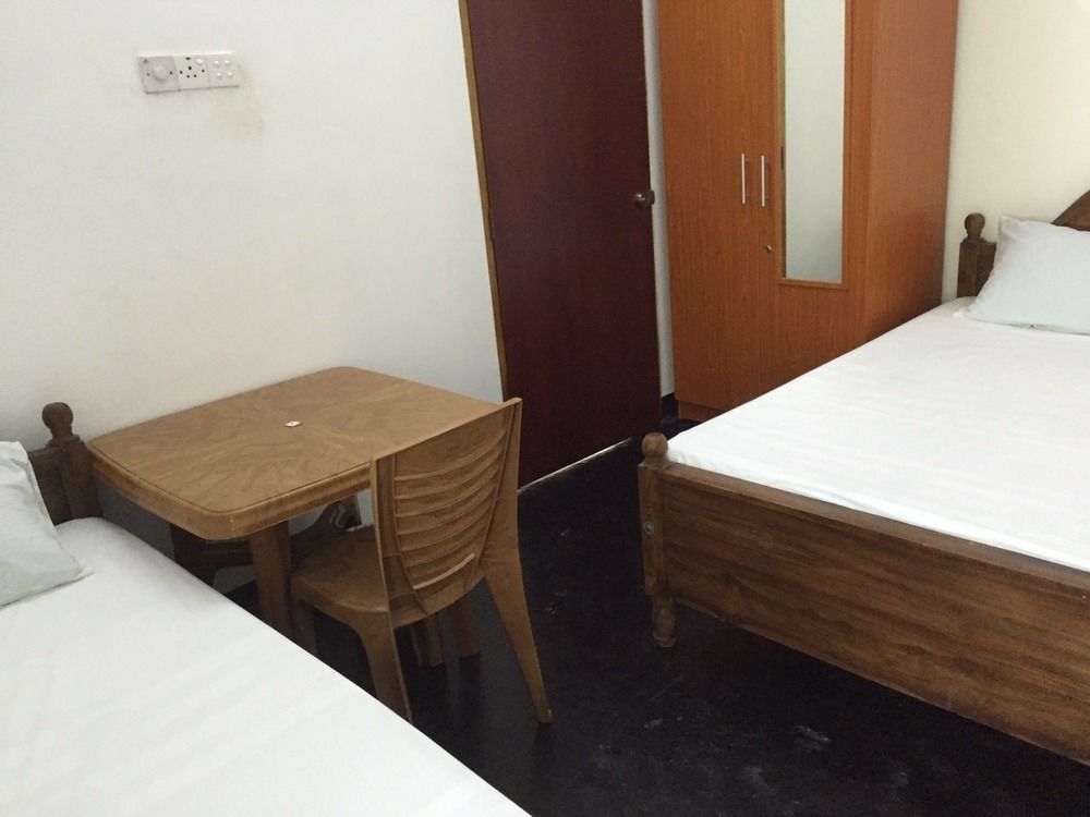 Yaarl Holiday Inn 贾夫纳 外观 照片